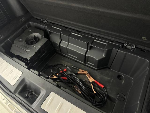 Photo of 2015 White INFINITI QX60