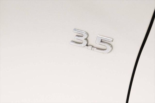 Photo of 2015 White INFINITI QX60