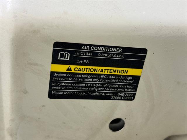Photo of 2015 White INFINITI QX60