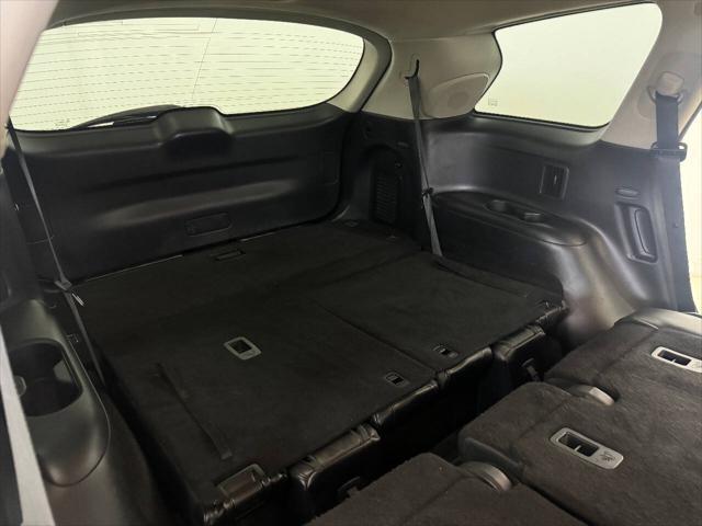 Photo of 2015 White INFINITI QX60
