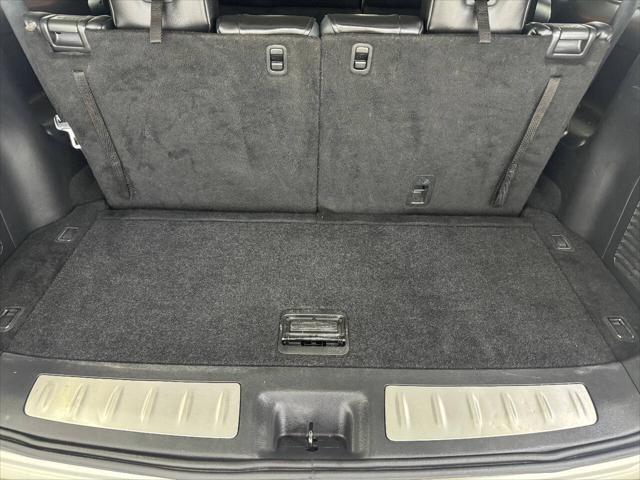 Photo of 2015 White INFINITI QX60