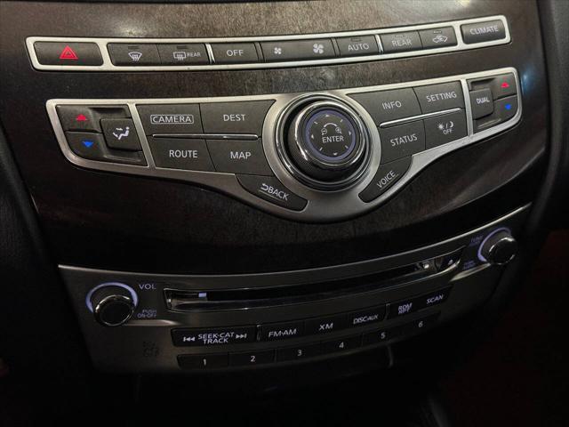 Photo of 2015 White INFINITI QX60