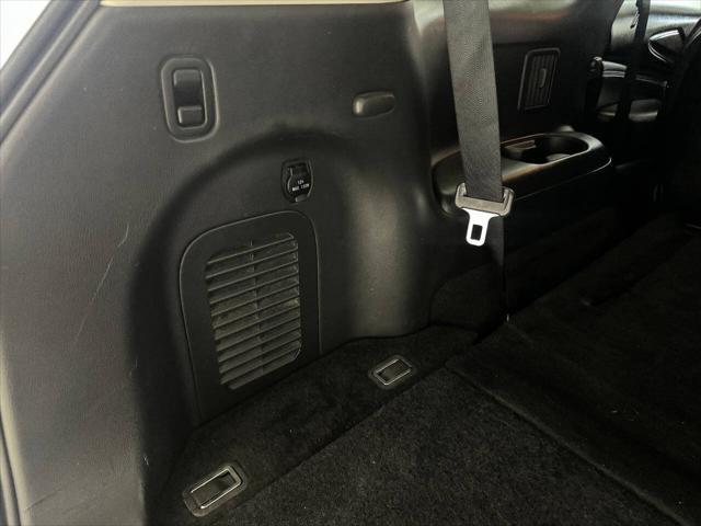 Photo of 2015 White INFINITI QX60