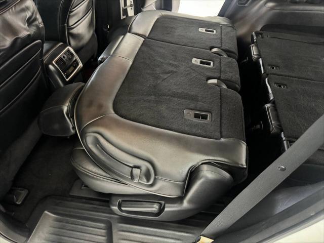 Photo of 2015 White INFINITI QX60