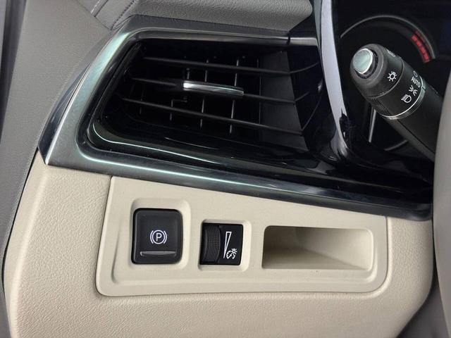Photo of 2021 Black Cadillac XT6