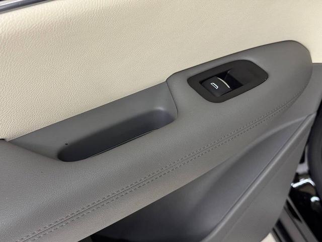 Photo of 2021 Black Cadillac XT6