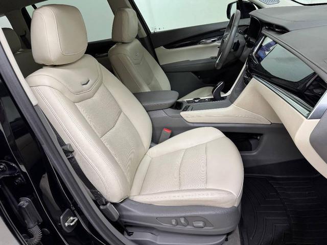 Photo of 2021 Black Cadillac XT6