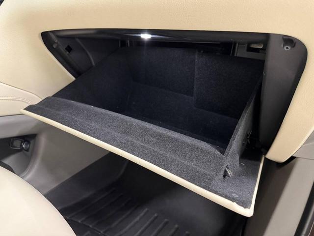 Photo of 2021 Black Cadillac XT6