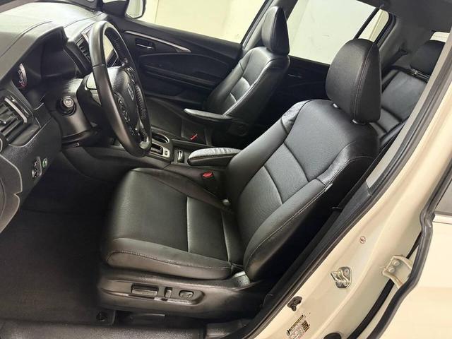 Photo of 2017 Black Honda Ridgeline