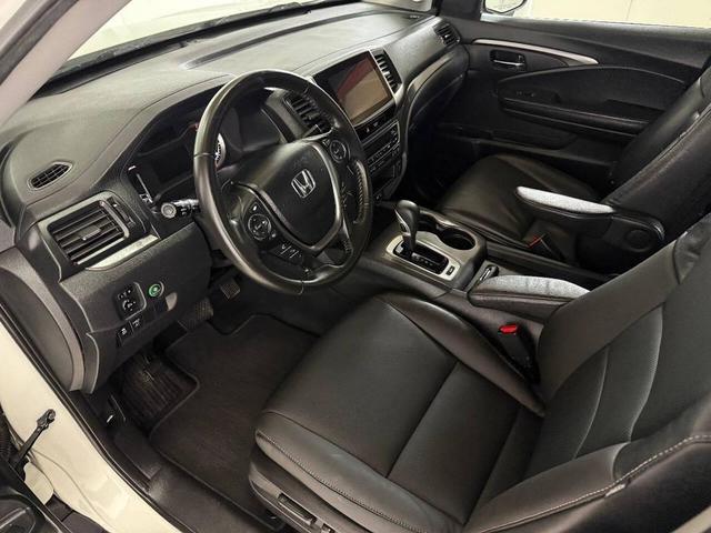 Photo of 2017 Black Honda Ridgeline