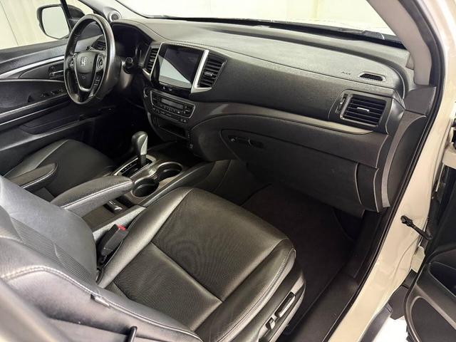 Photo of 2017 Black Honda Ridgeline
