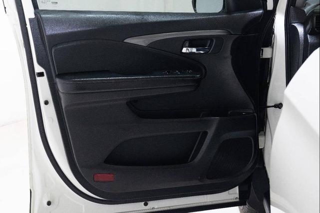 Photo of 2017 Black Honda Ridgeline