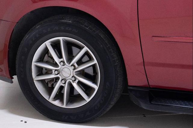 Photo of 2015 Red Dodge Grand Caravan