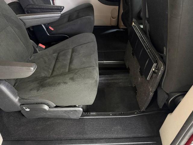 Photo of 2015 Red Dodge Grand Caravan