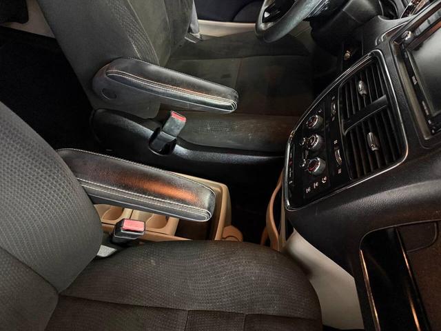 Photo of 2015 Red Dodge Grand Caravan