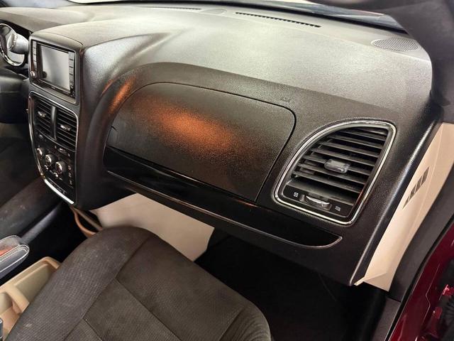 Photo of 2015 Red Dodge Grand Caravan