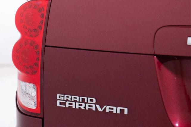 Photo of 2015 Red Dodge Grand Caravan