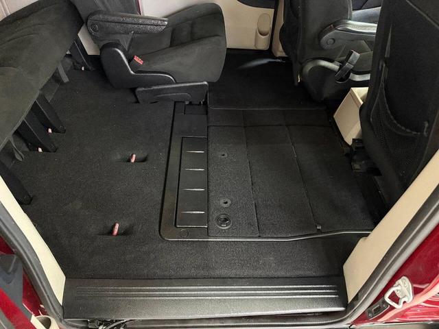 Photo of 2015 Red Dodge Grand Caravan