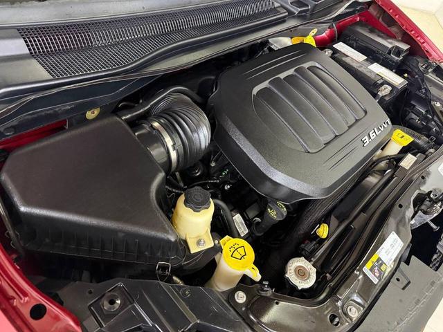 Photo of 2015 Red Dodge Grand Caravan