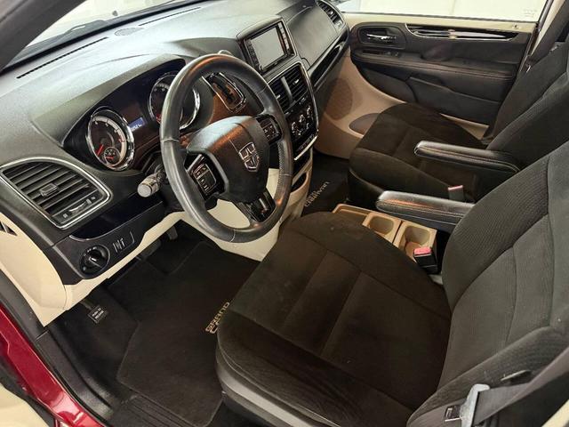 Photo of 2015 Red Dodge Grand Caravan
