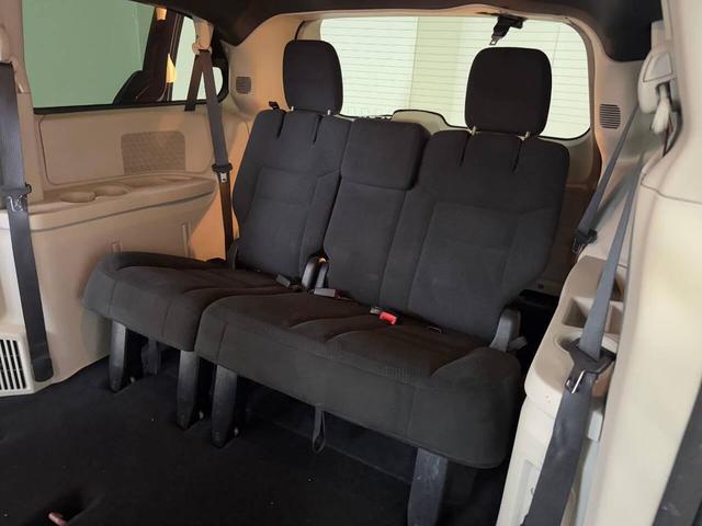 Photo of 2015 Red Dodge Grand Caravan