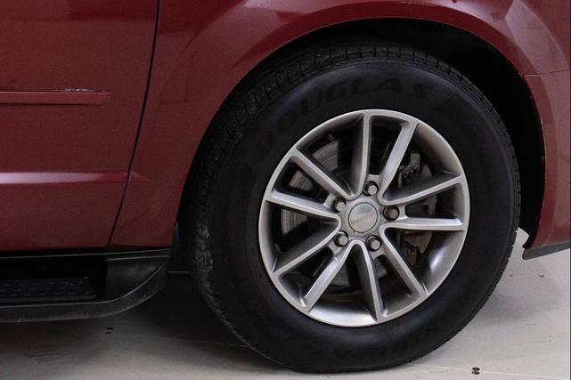 Photo of 2015 Red Dodge Grand Caravan