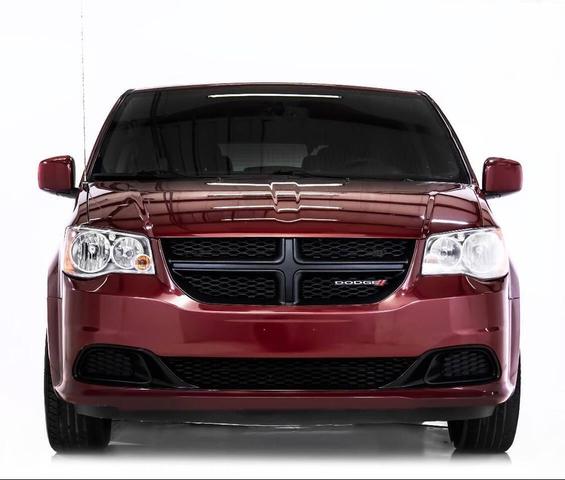 Photo of 2015 Red Dodge Grand Caravan