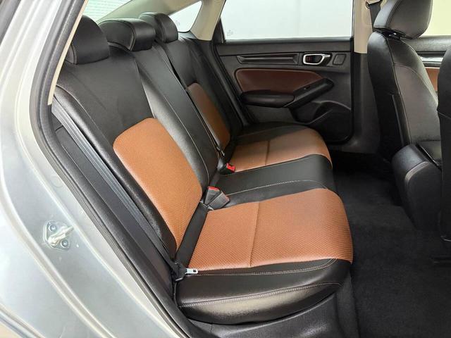 Photo of 2023 Silver Honda Civic