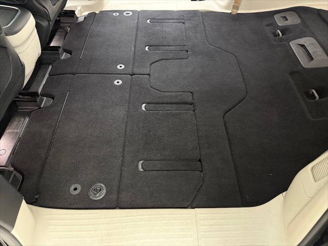 Photo of 2022 Black Chrysler Pacifica