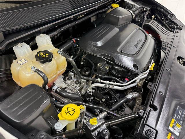 Photo of 2022 Black Chrysler Pacifica