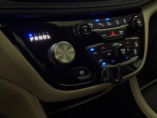 Photo of 2022 Black Chrysler Pacifica