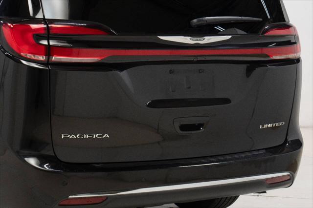 Photo of 2022 Black Chrysler Pacifica