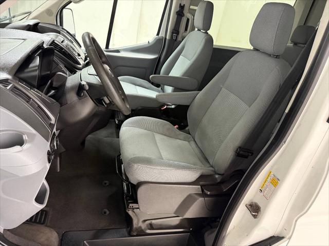 Photo of 2015 White Ford Transit-350