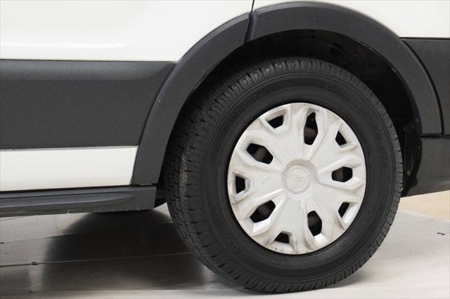 Photo of 2015 White Ford Transit-350