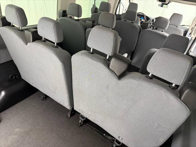 Photo of 2015 White Ford Transit-350