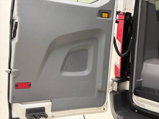 Photo of 2015 White Ford Transit-350