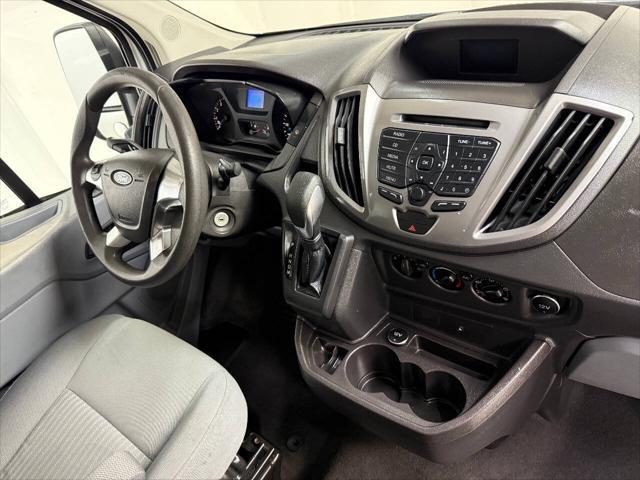Photo of 2015 White Ford Transit-350