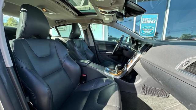 Photo of 2016 Bright Silver Metallic Volvo S60 Inscription