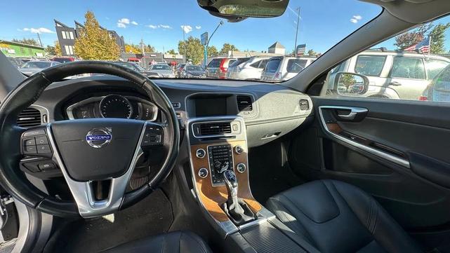 Photo of 2016 Bright Silver Metallic Volvo S60 Inscription