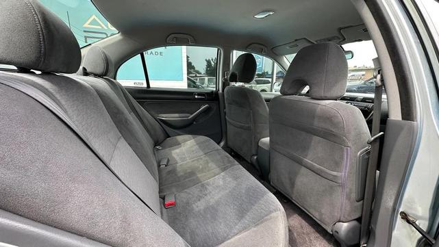 Photo of 2005 Blue Honda Civic Hybrid