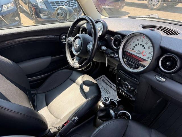 Photo of 2012 White MINI Cooper S