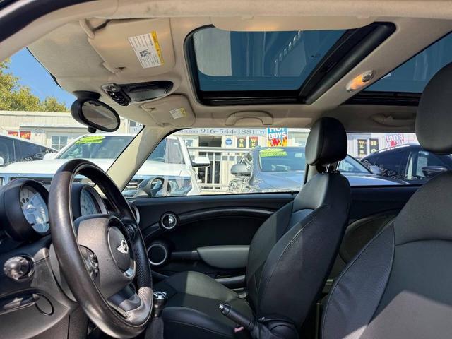 Photo of 2012 White MINI Cooper S