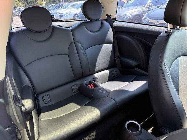 Photo of 2012 White MINI Cooper S