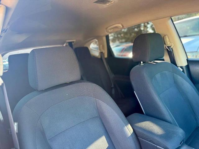 Photo of 2015 Gray Nissan Rogue Select