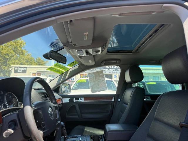 Photo of 2006 Offroad Gray Volkswagen Touareg