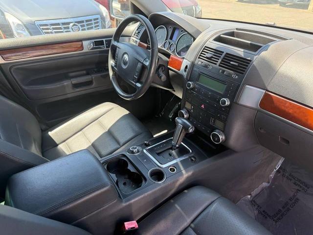 Photo of 2006 Offroad Gray Volkswagen Touareg