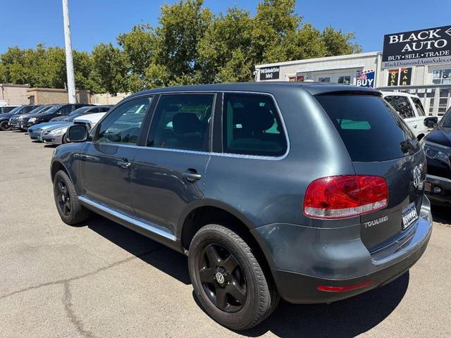 Photo of 2006 Offroad Gray Volkswagen Touareg