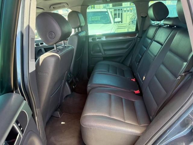 Photo of 2006 Offroad Gray Volkswagen Touareg