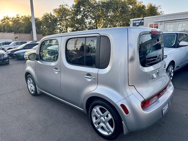 Photo of 2011 Chrome Silver Metallic Nissan Cube