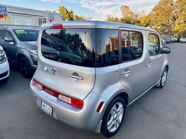 Photo of 2011 Chrome Silver Metallic Nissan Cube
